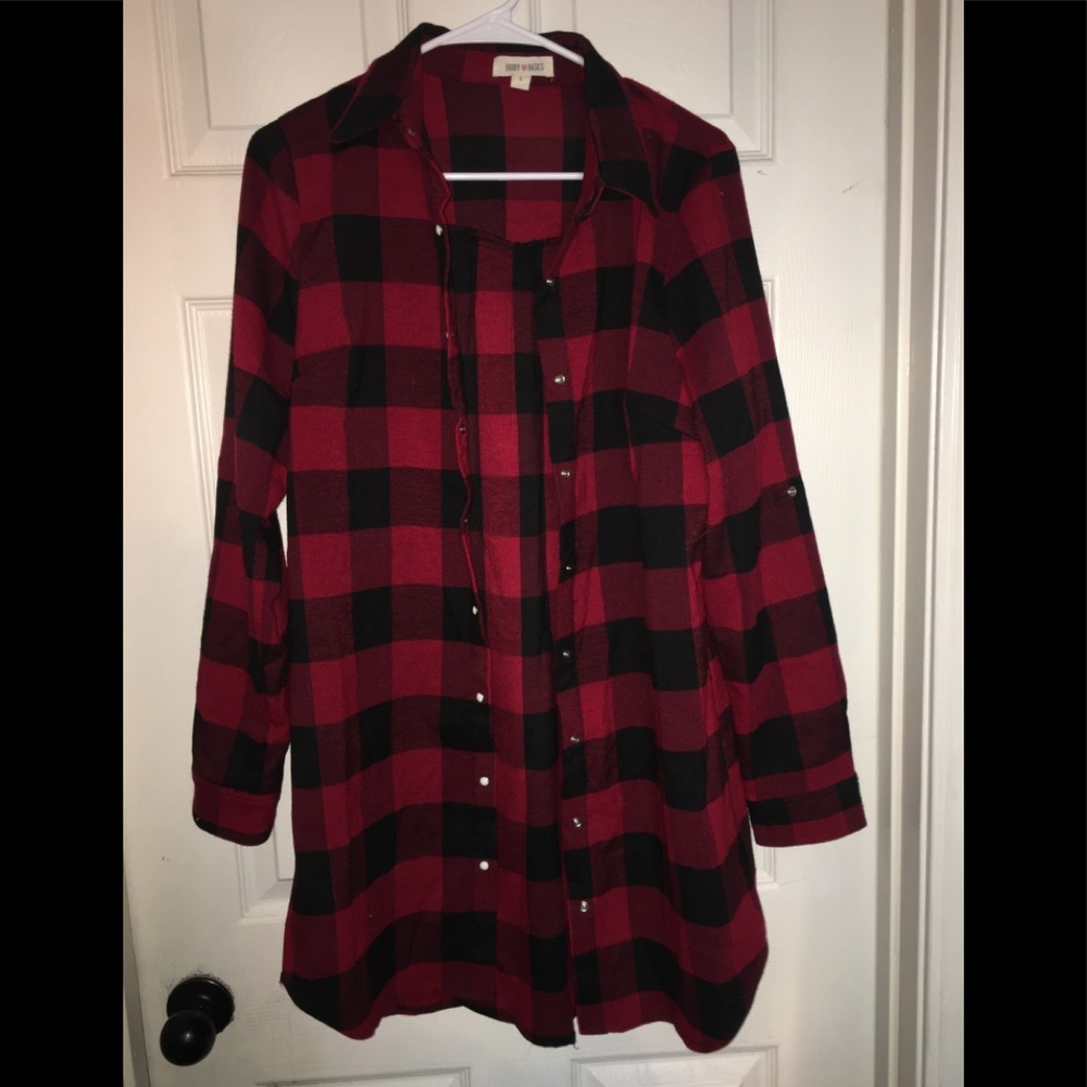 Ladies long sleeve thick shirt.